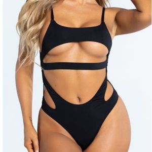 YANDY YACHT TODAY Black ONE PIECE SWIMSUIT Size Small New with Tag